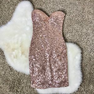 Strapless sweetheart sequin dress - rose gold